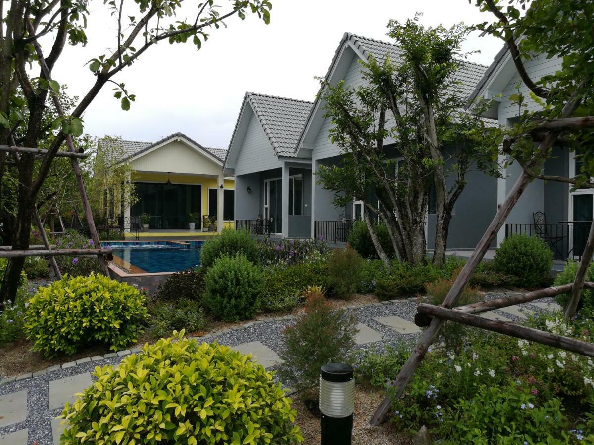 Baan Phurit Khaoyai Hotel Pak Chong Exterior foto