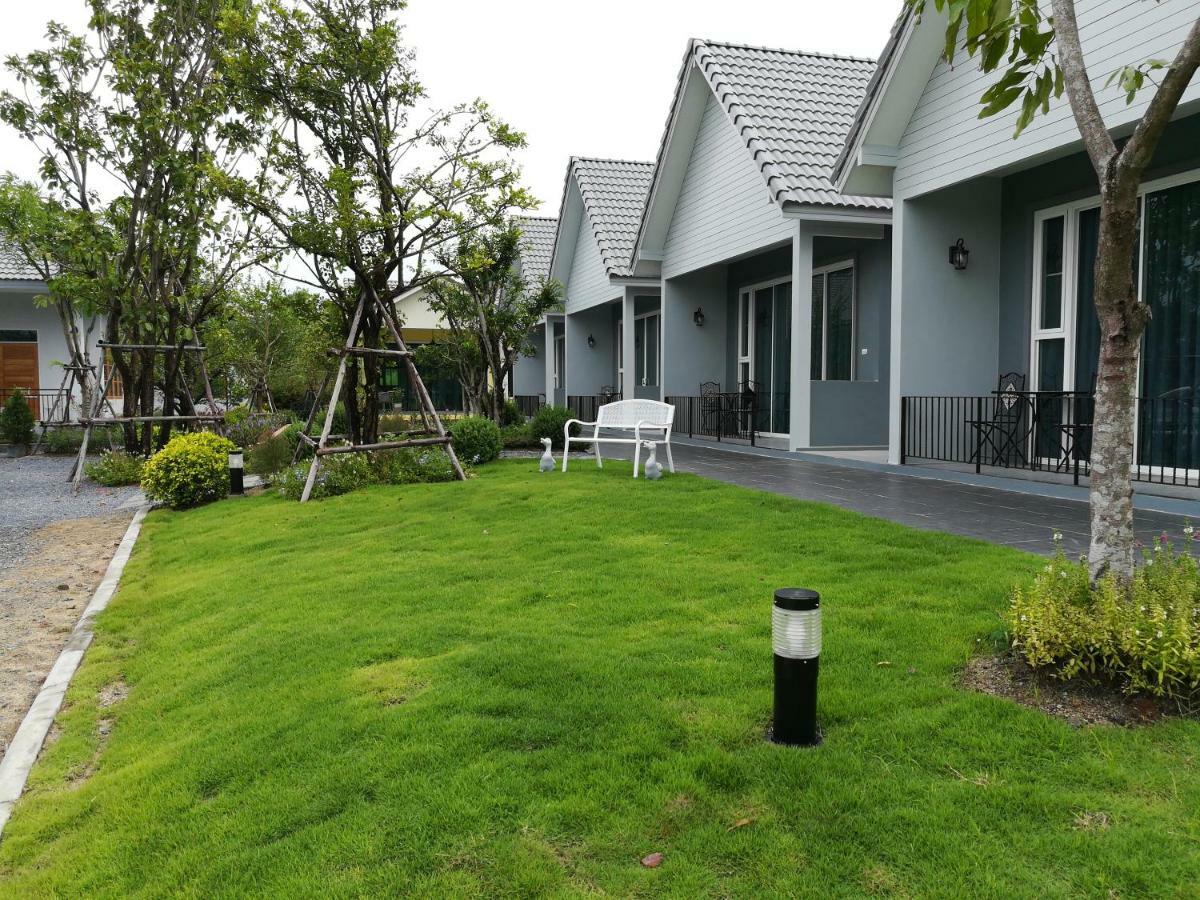 Baan Phurit Khaoyai Hotel Pak Chong Exterior foto